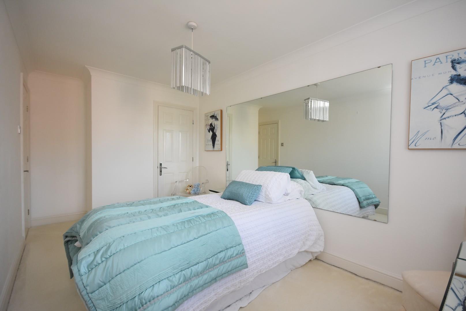 11 The Grange, Baroness Place, Penarth, CF64 3UW